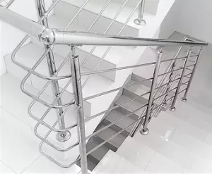 مقایسه راه پله استیل و شیشه ای