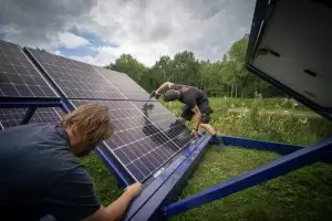 مقاومت بالای قطعات ساخته‌شده از استیل در صفحات خورشیدی 