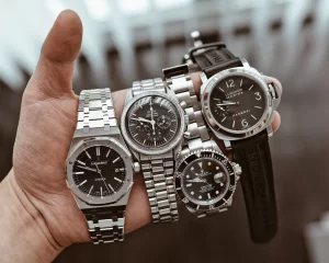 استنلس استیل در ساعت سازی