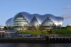 کاربرد فولاد زنگ نزن در ساختمان